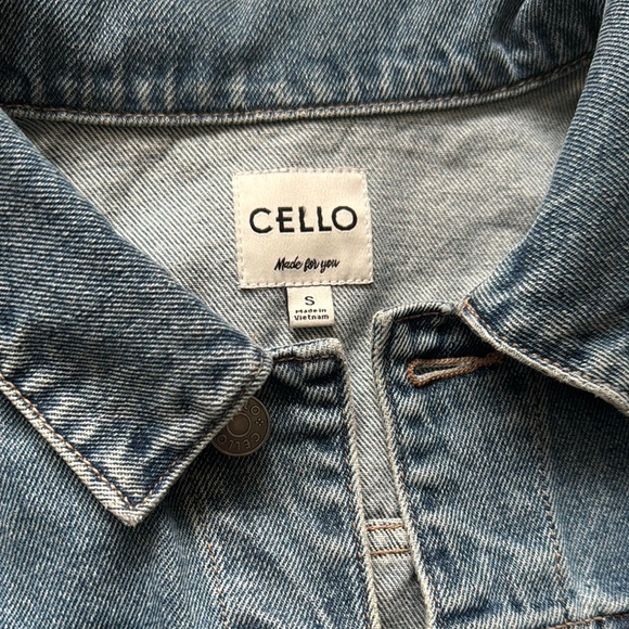 Denim Cropped Jacket - Picture 3 of 4